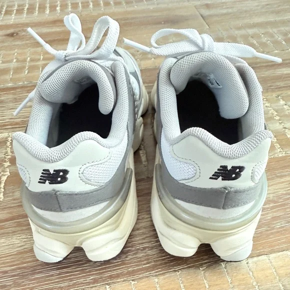 New Balance 9060 Boys Sneakers Suede Grey Shoes Size 2.5 - Picture 6 of 10